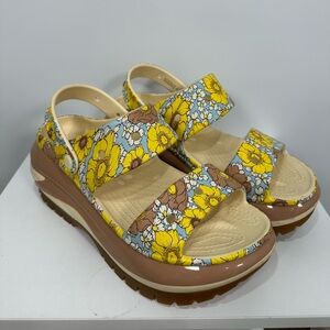 Crocs MEGA CRUSH RETRO FLORAL SANDAL Size 10